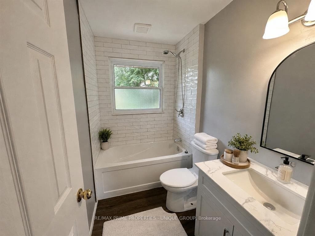 890 Hollands Avenue photo 17
