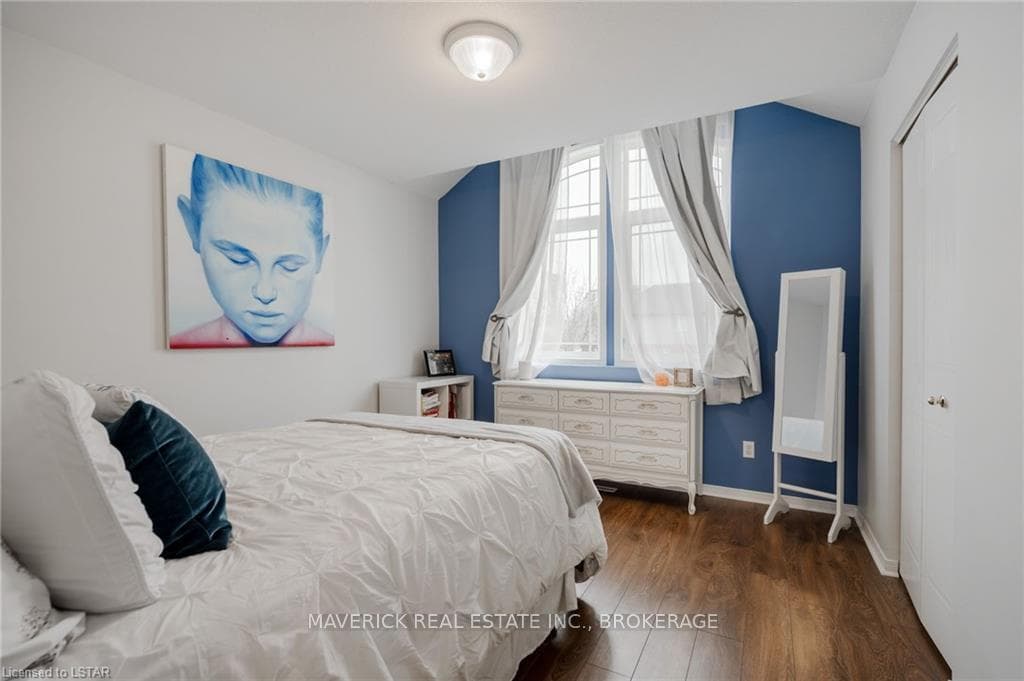 765 BLACKSMITH Street photo 26