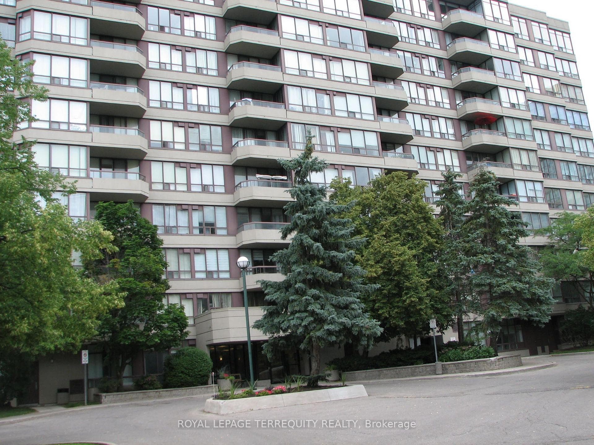 81 Townsgate Drive Unit 306 photo 1