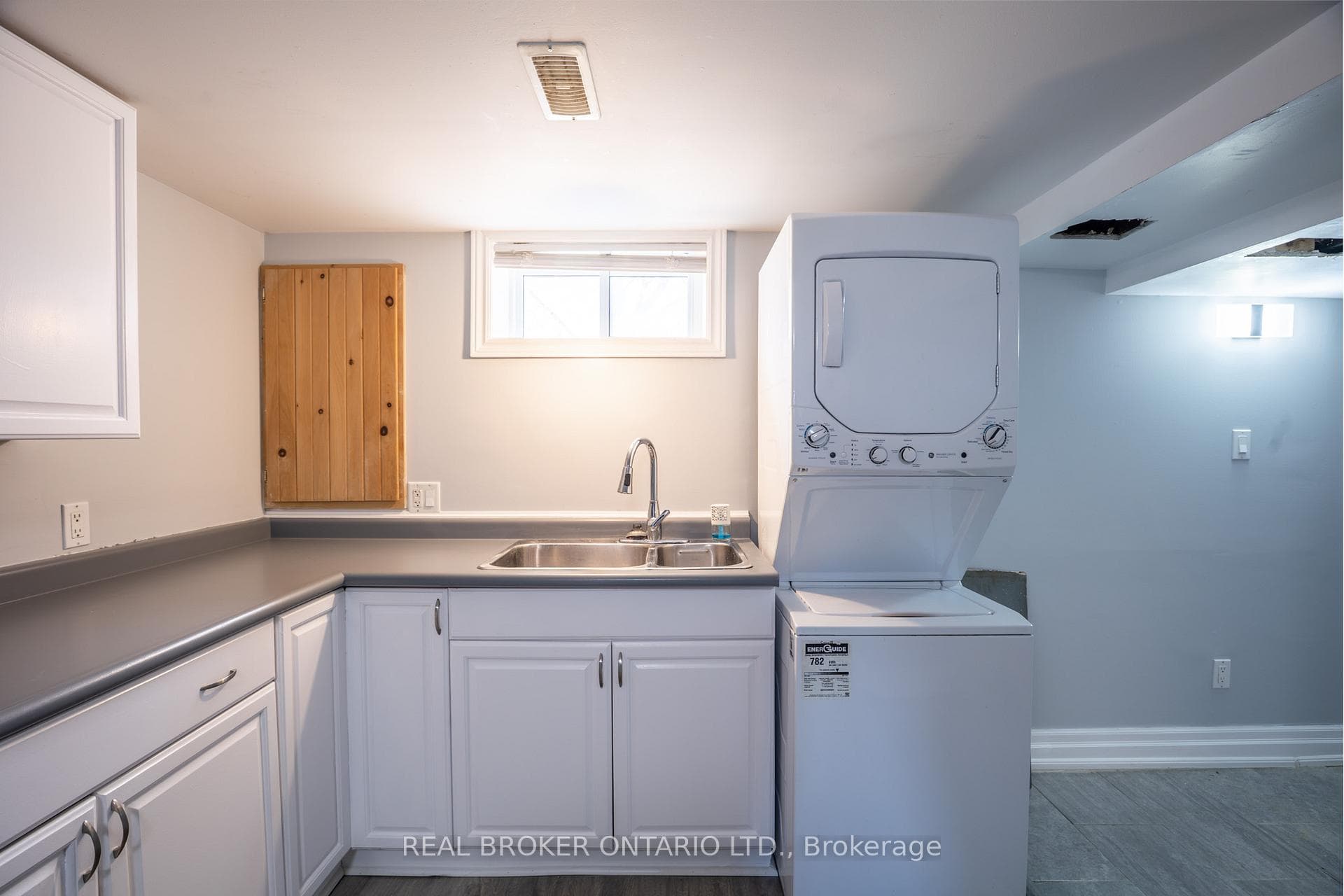 32 Grove Street Unit 3 photo 3