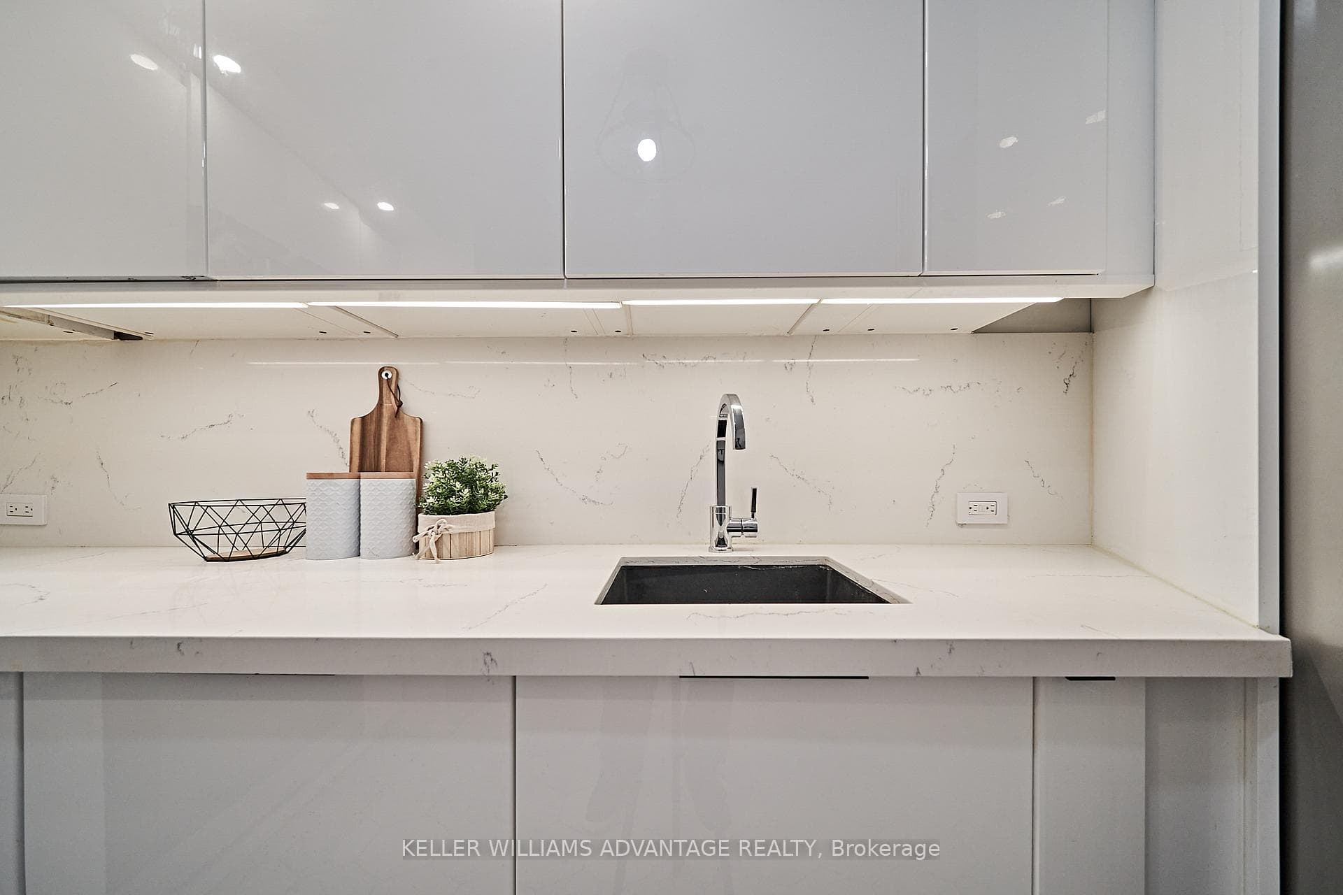 270 Queens Quay N/A Unit 203 photo 18