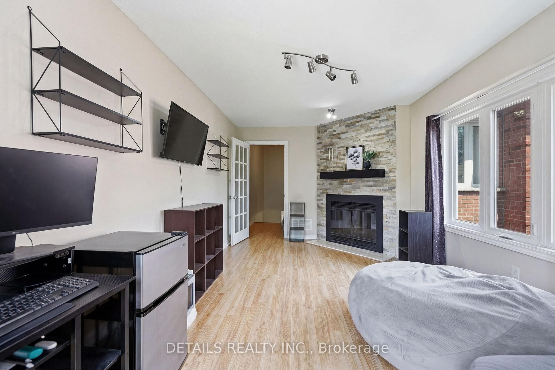 24 Southport Drive photo 32