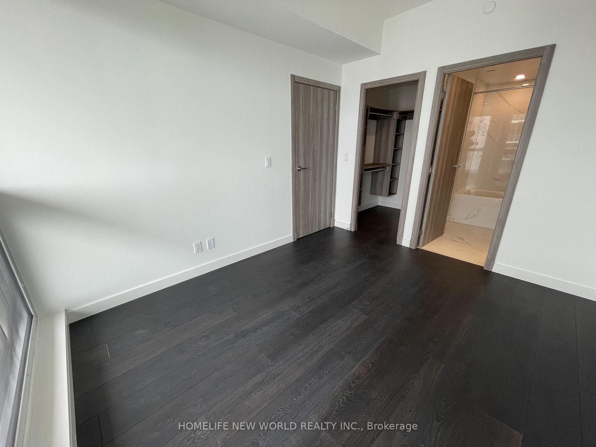 27 Mcmahon Drive Unit 3001 photo 19