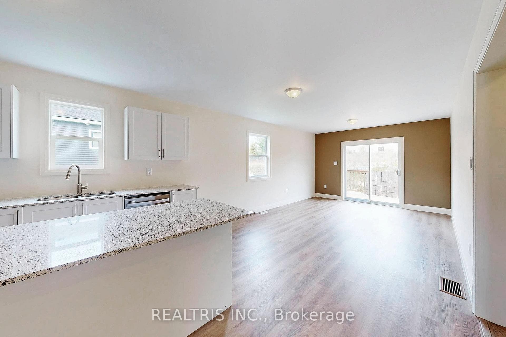 148 Patricia Street photo 7