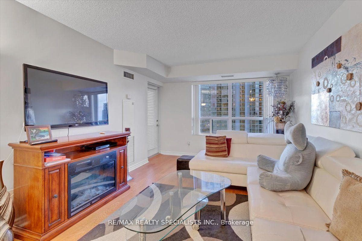 25 Kingsbridge Garden Circle Unit 1720 photo 11