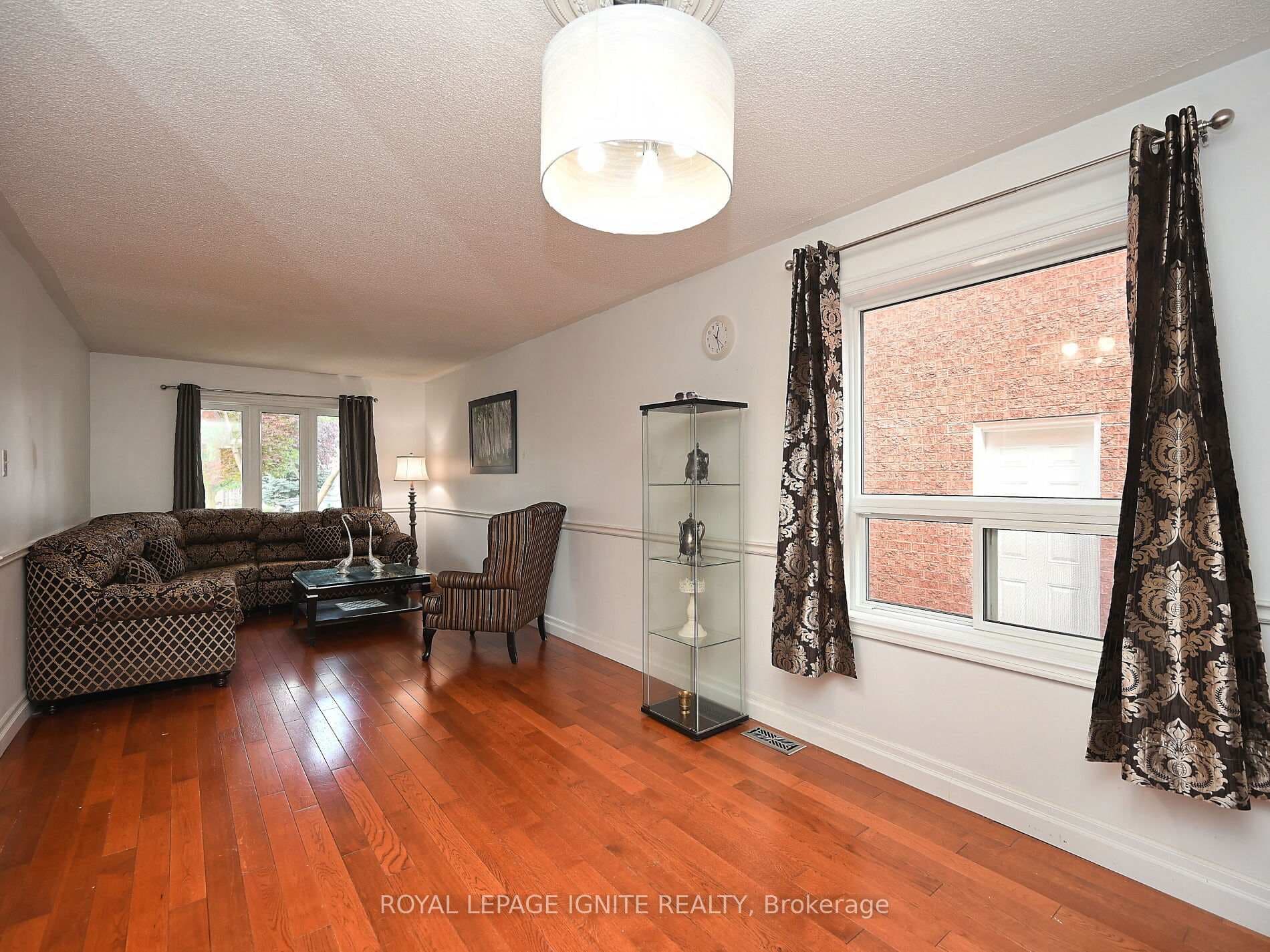 1466 Emerson Lane photo 11