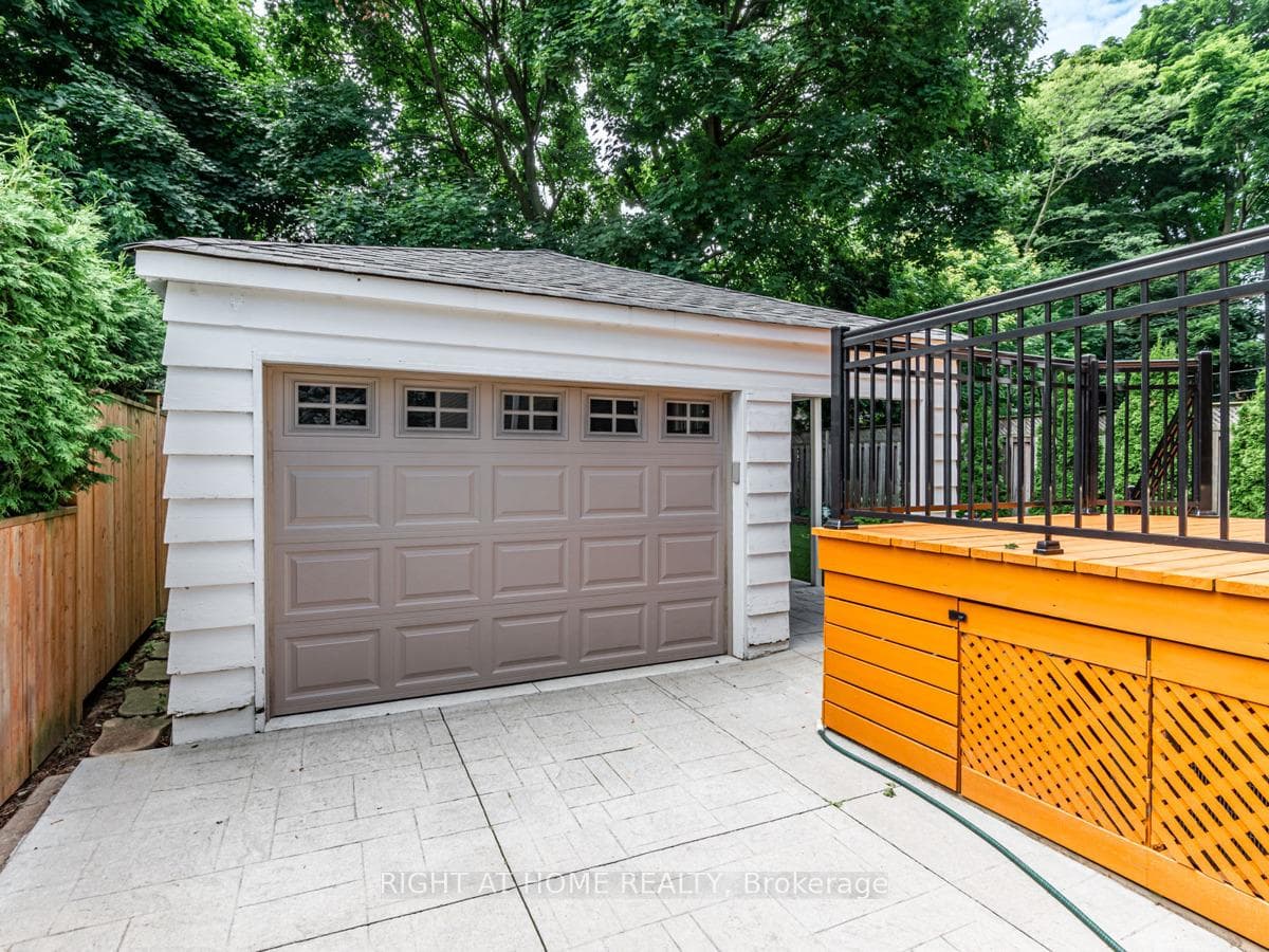 219 Briar Hill Avenue photo 30