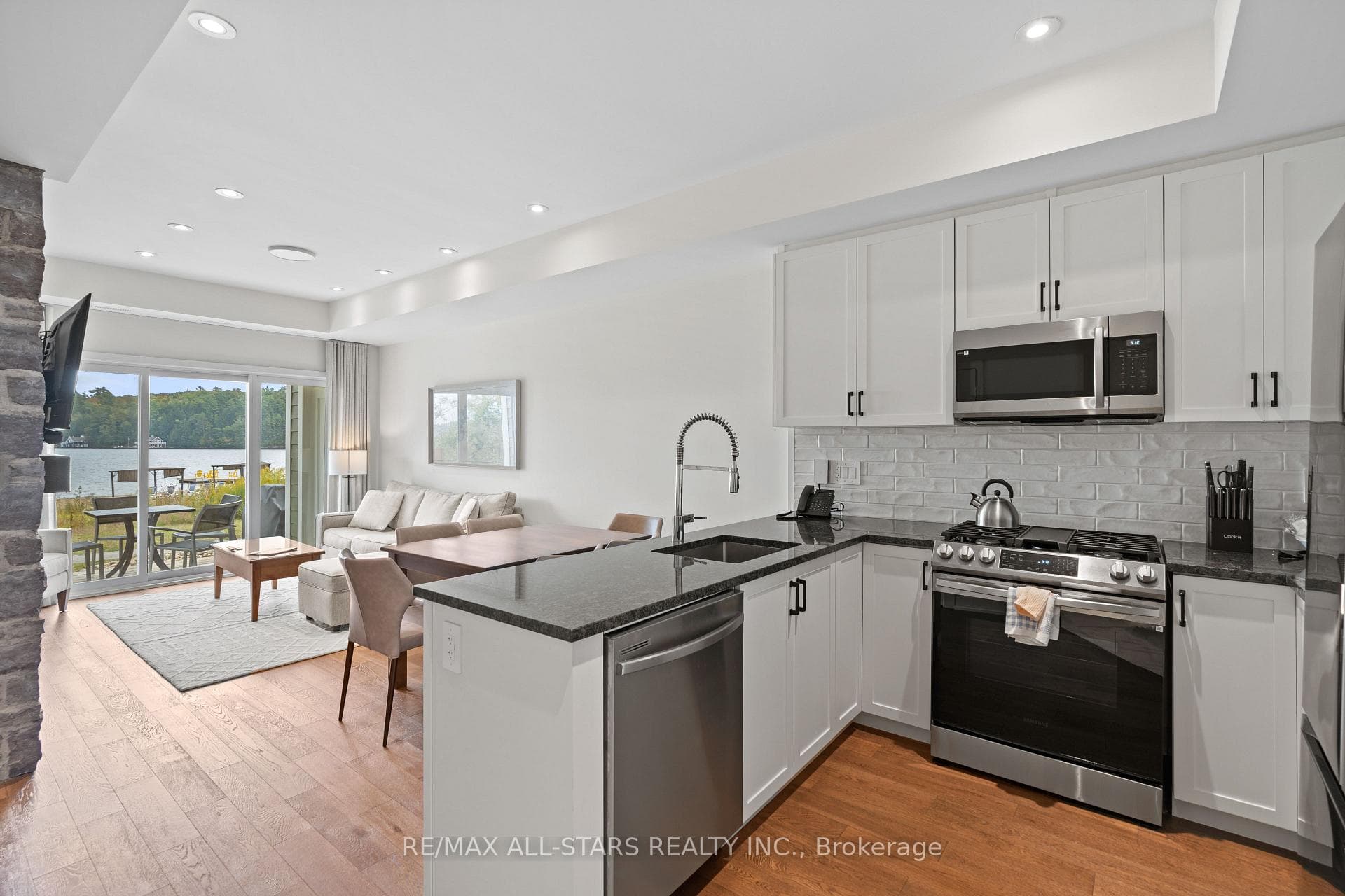 1869 Muskoka Road 118 N/A Unit 31 photo 11