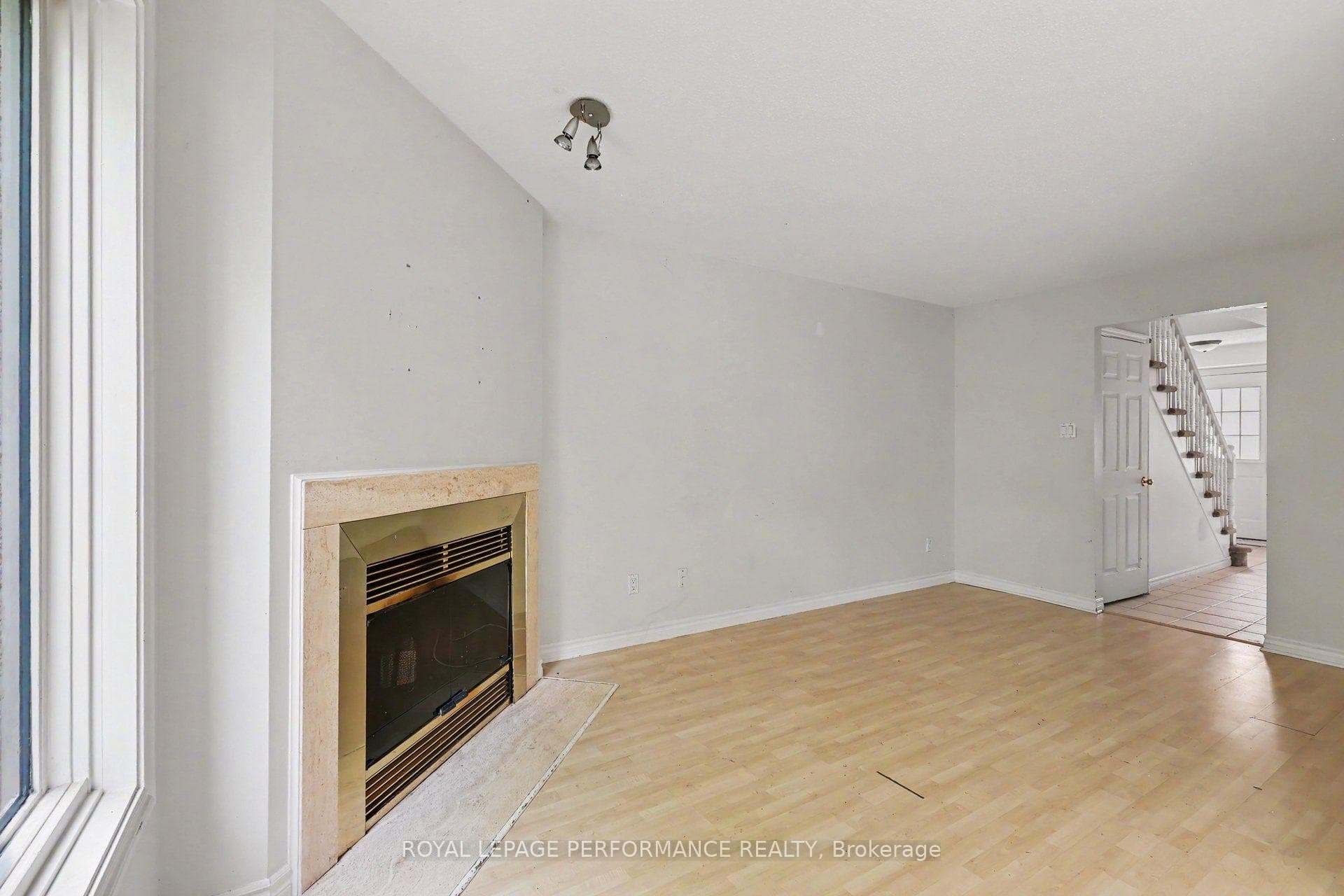 8 Southport Drive photo 9