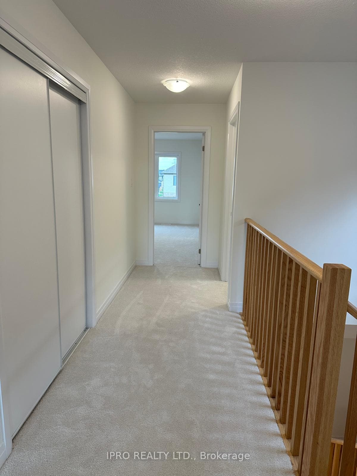 65 Velvet Way photo 5