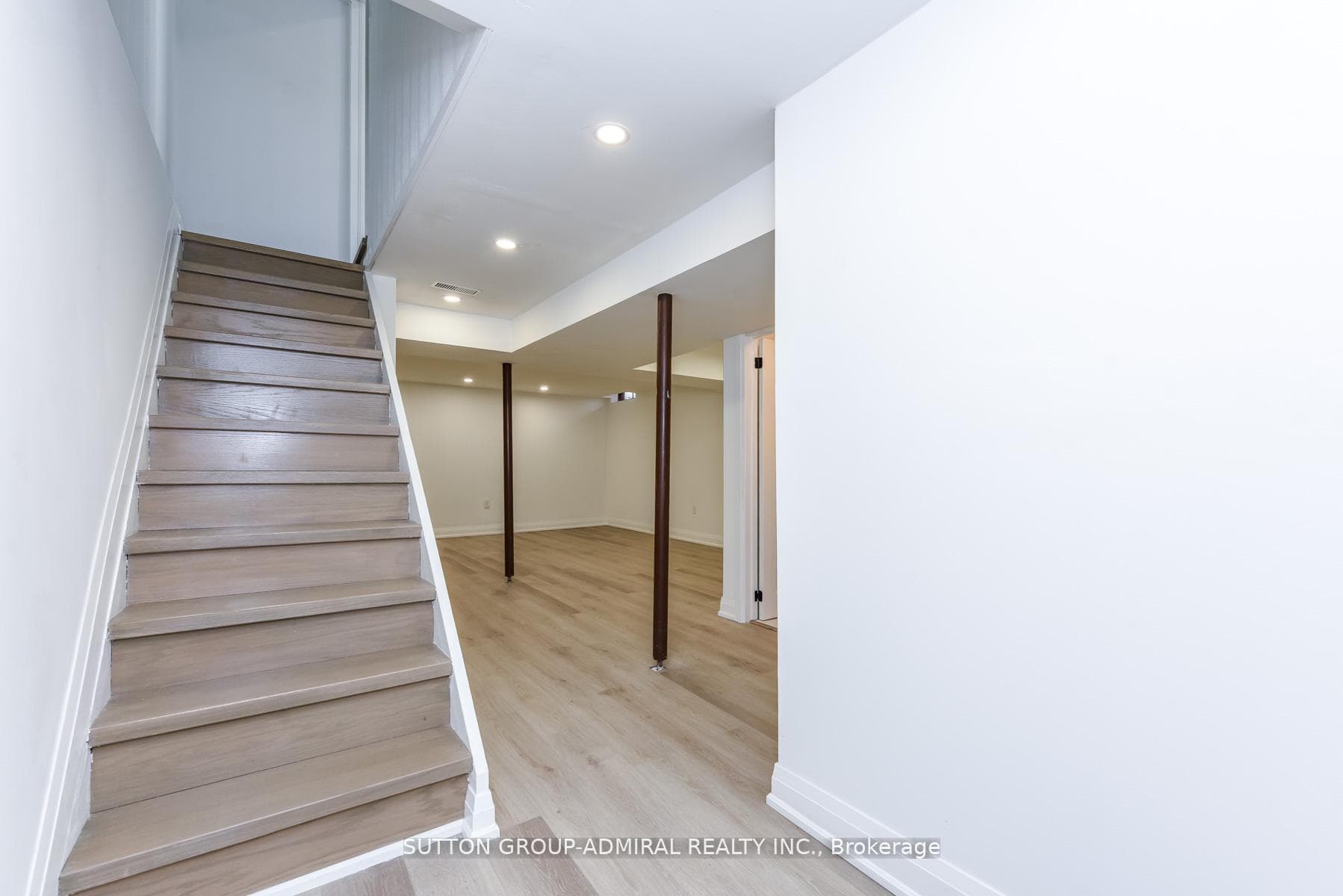 4 Hardcastle Court photo 37