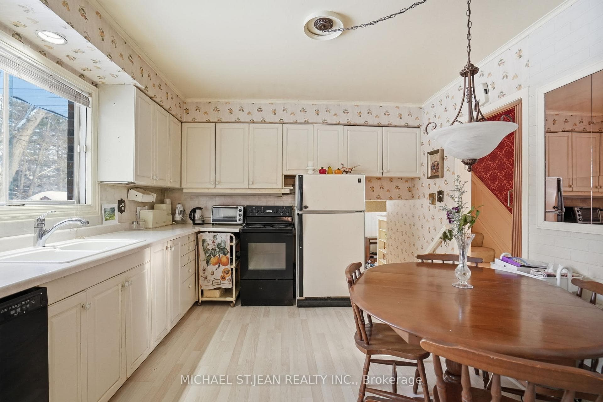 167 Fallingbrook Drive photo 12