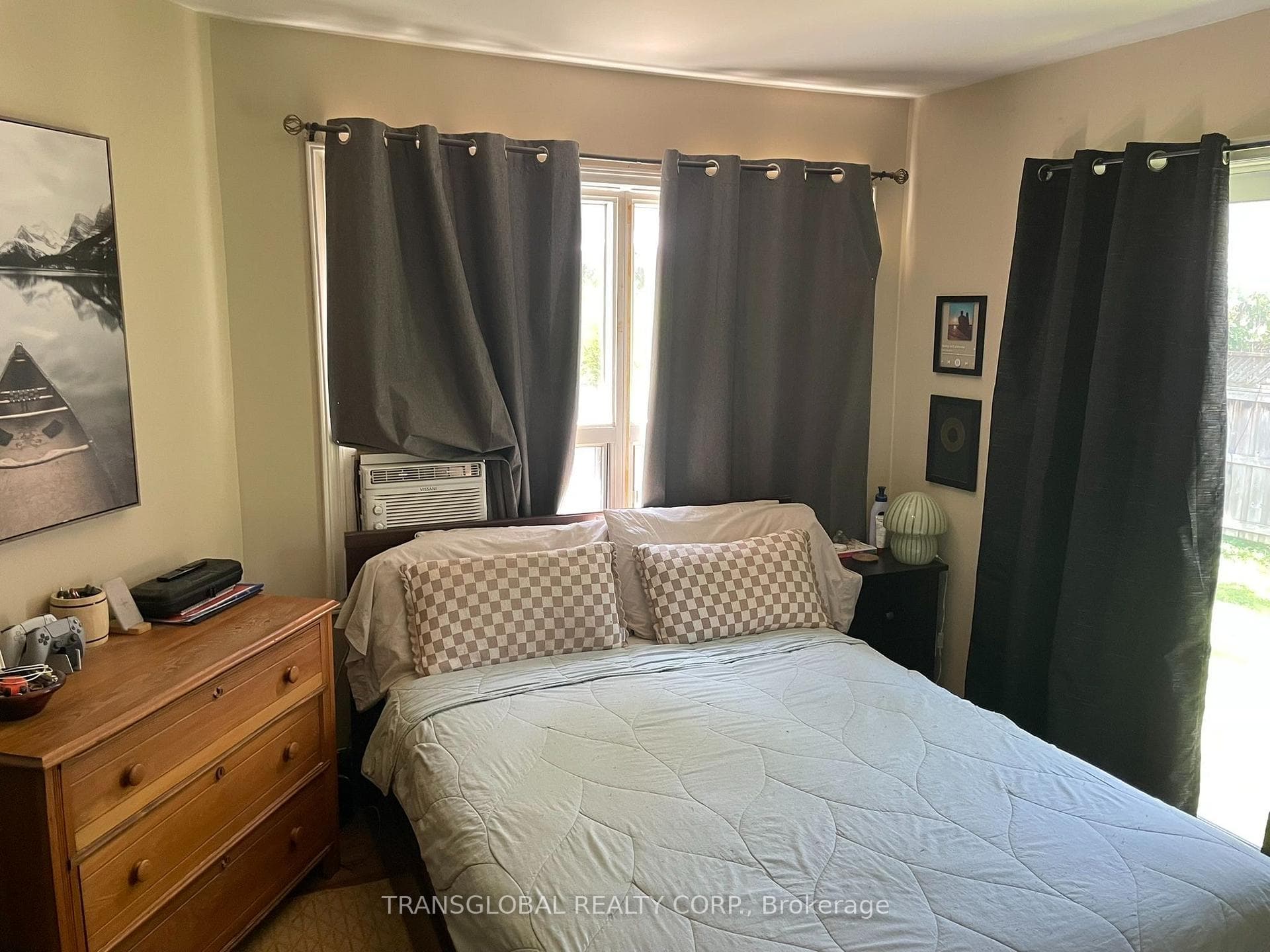 Main Bedroom/window A/C unit