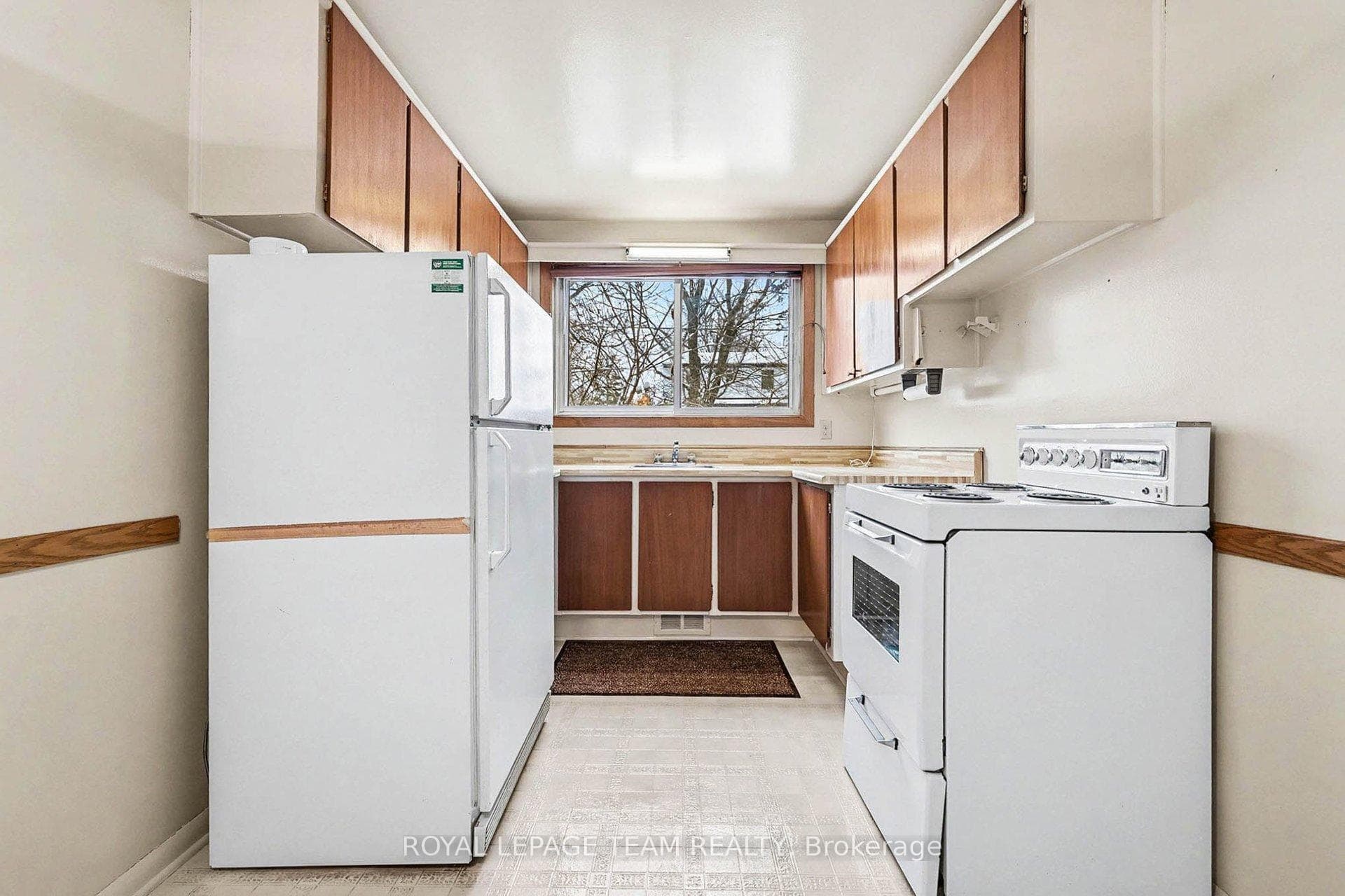906 Ivanhoe Avenue photo 14