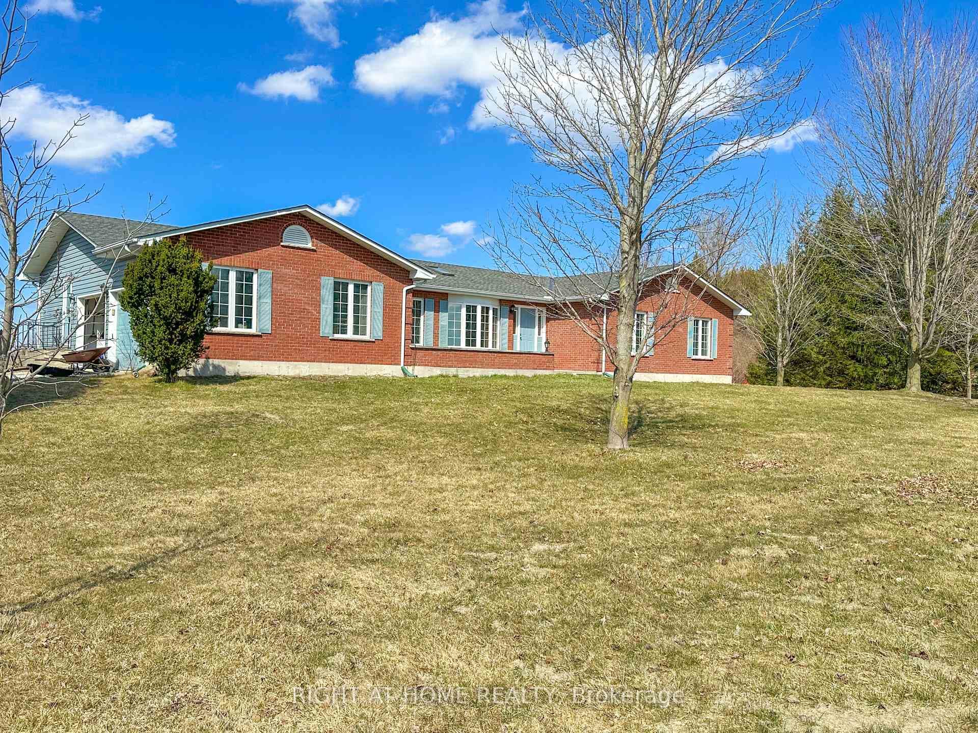 560 Davis Drive photo 3