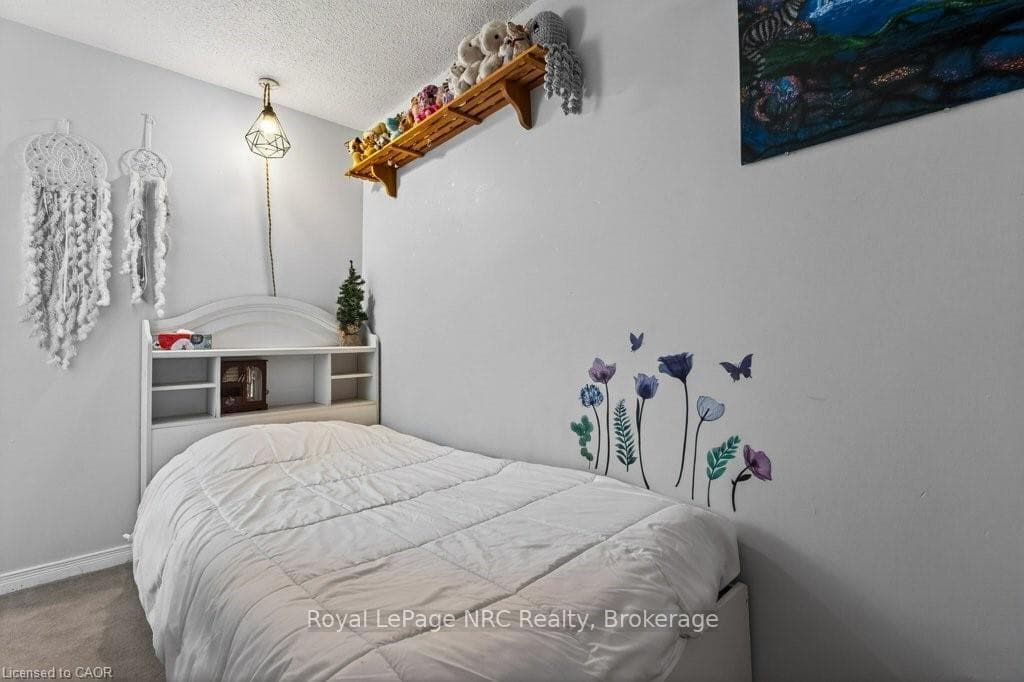 158 Dufferin Avenue photo 27