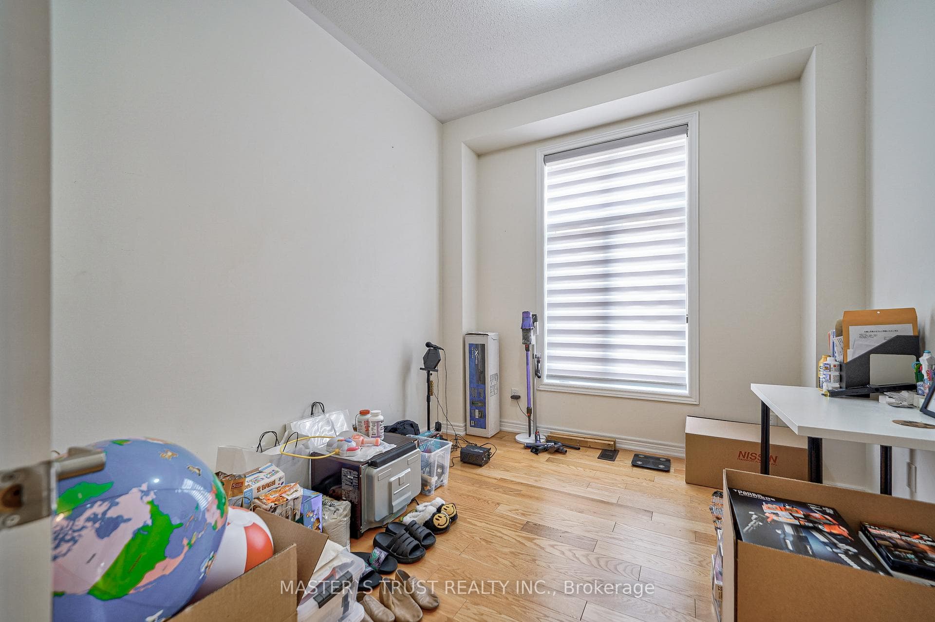 657 Clifford Perry Place photo 5