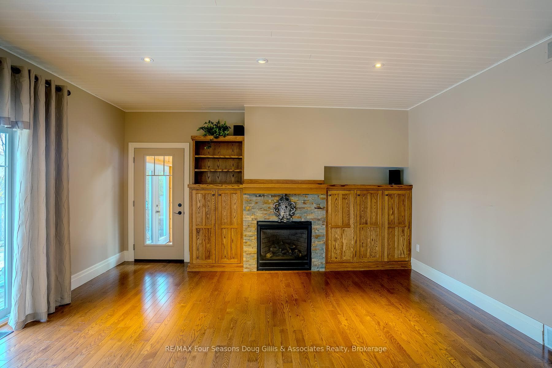 135 Algonquin Drive photo 12