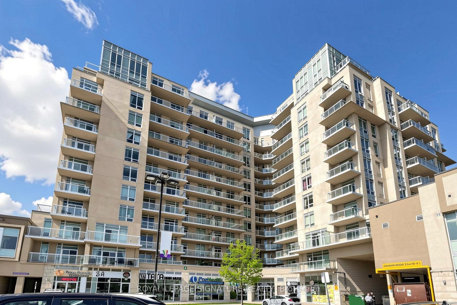 8323 KENNEDY Road Unit 816 photo 1