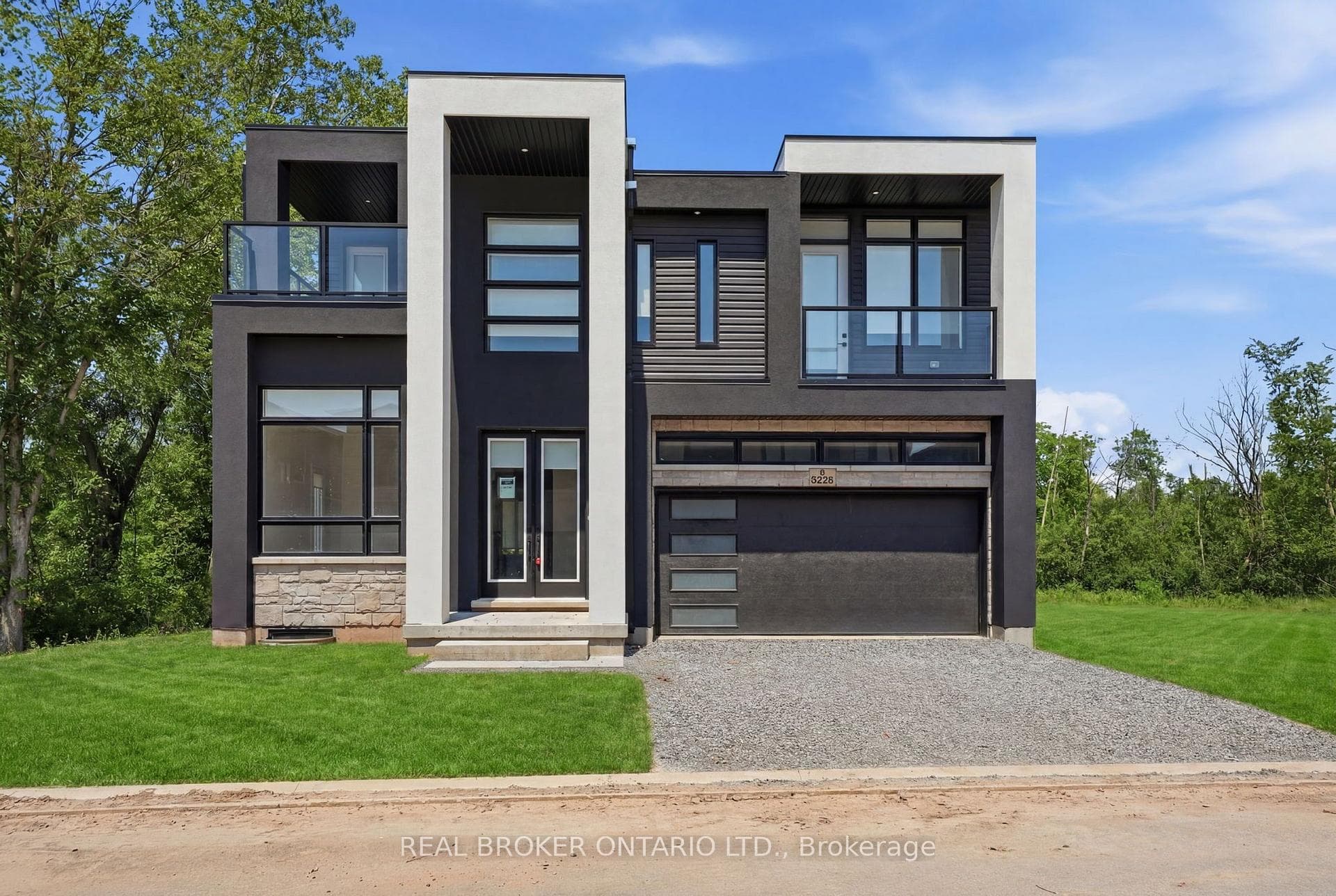 6325 Jewel Common photo 1