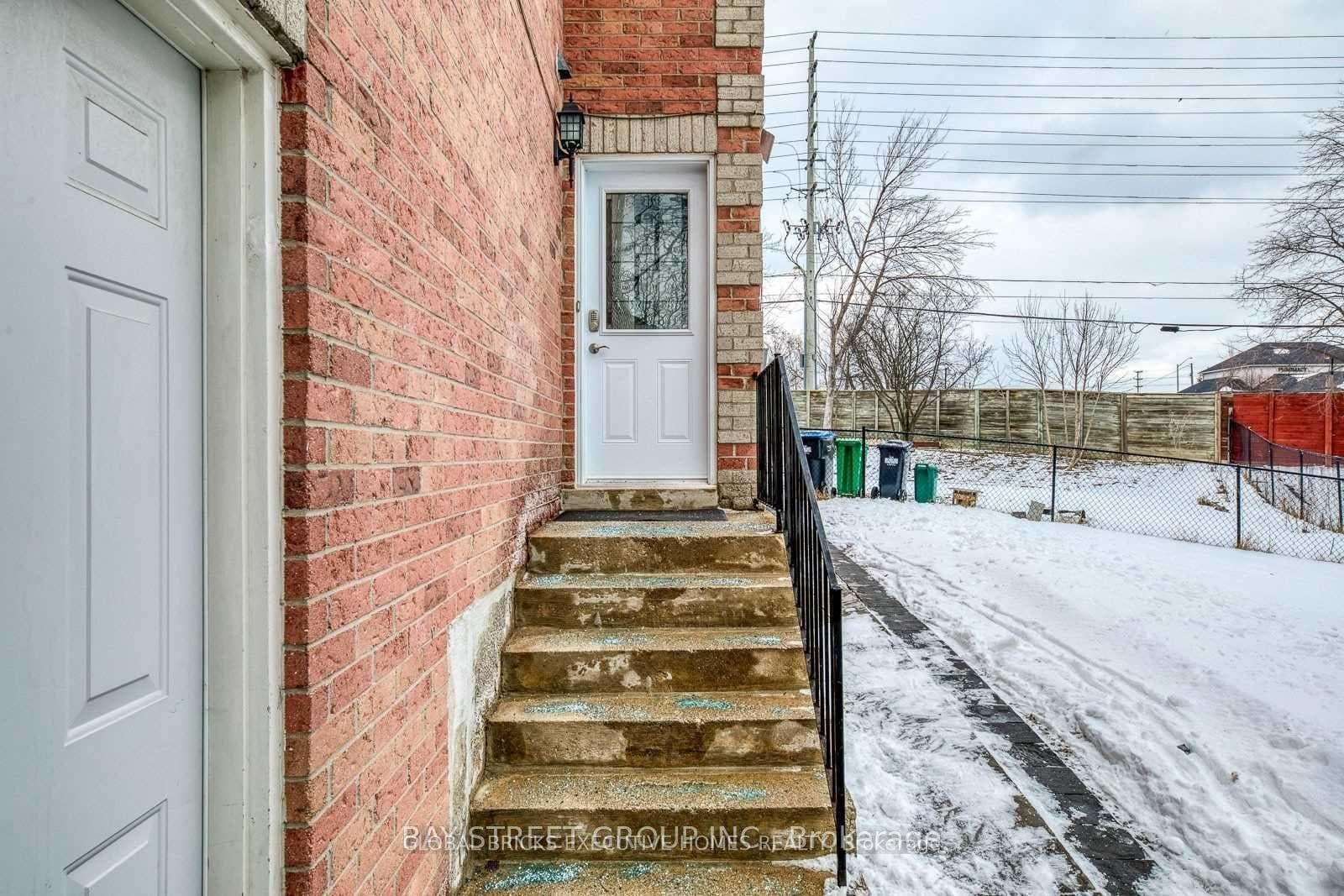 5045 Rundle Court Unit Upper photo 2
