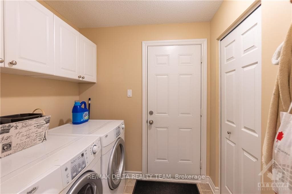 900 GOSNELL Terrace photo 13