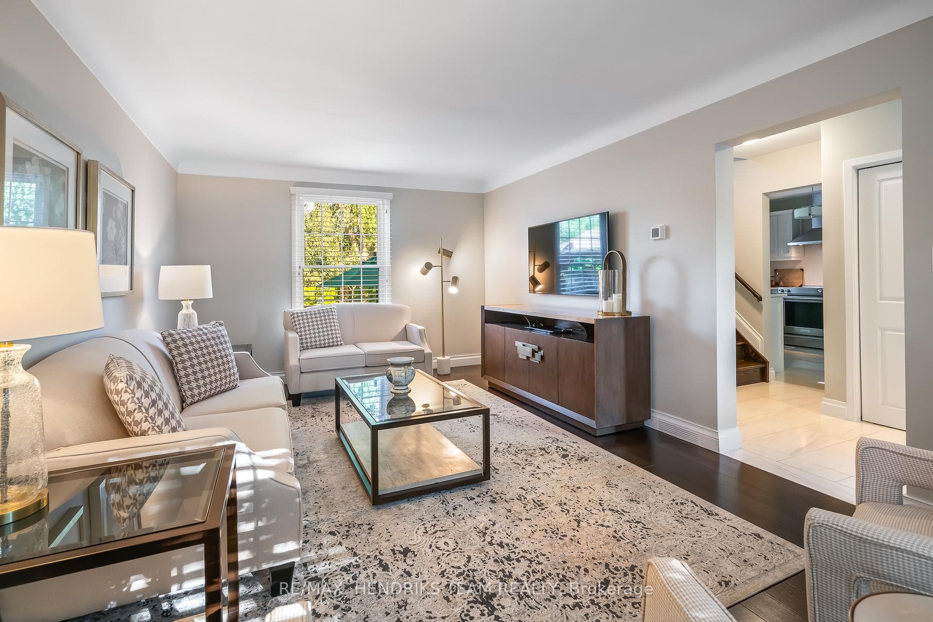 4 Upper Canada Drive photo 7