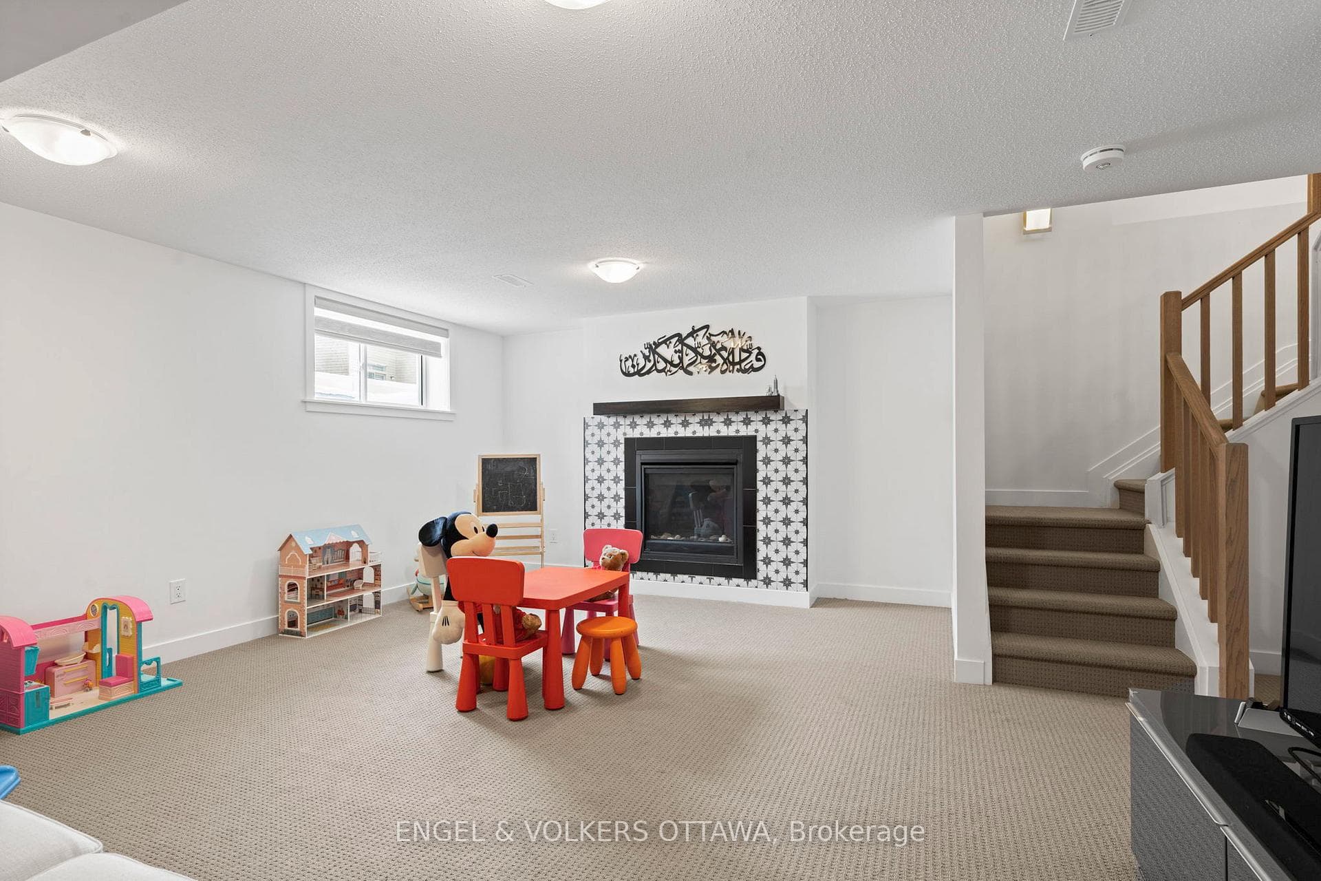 2038 Allegrini Terrace photo 36