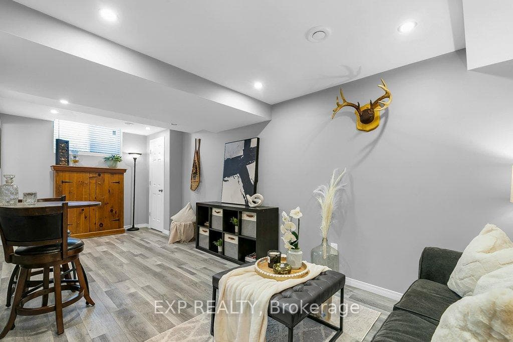 332 Fallowfield Drive photo 23