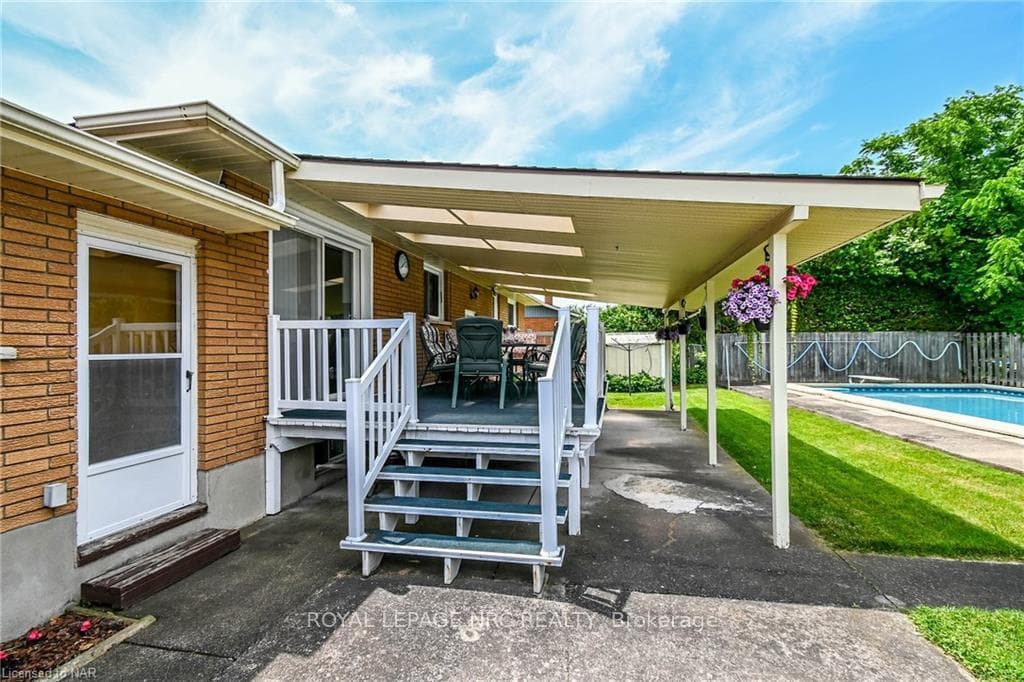 Covered Deck off dining room
