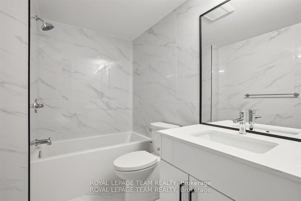 49 GROSVENOR Avenue Unit 1 photo 14