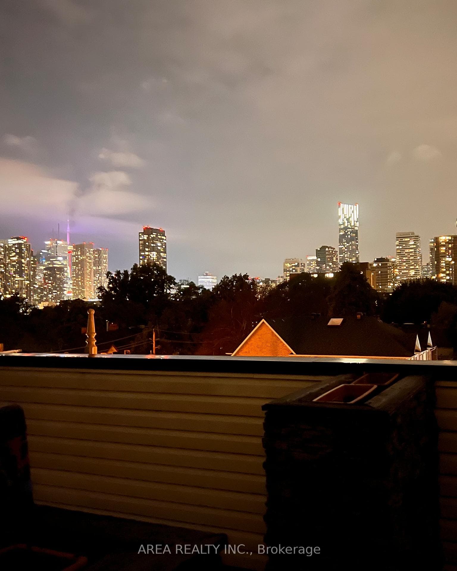 543A Parliament Street photo 24