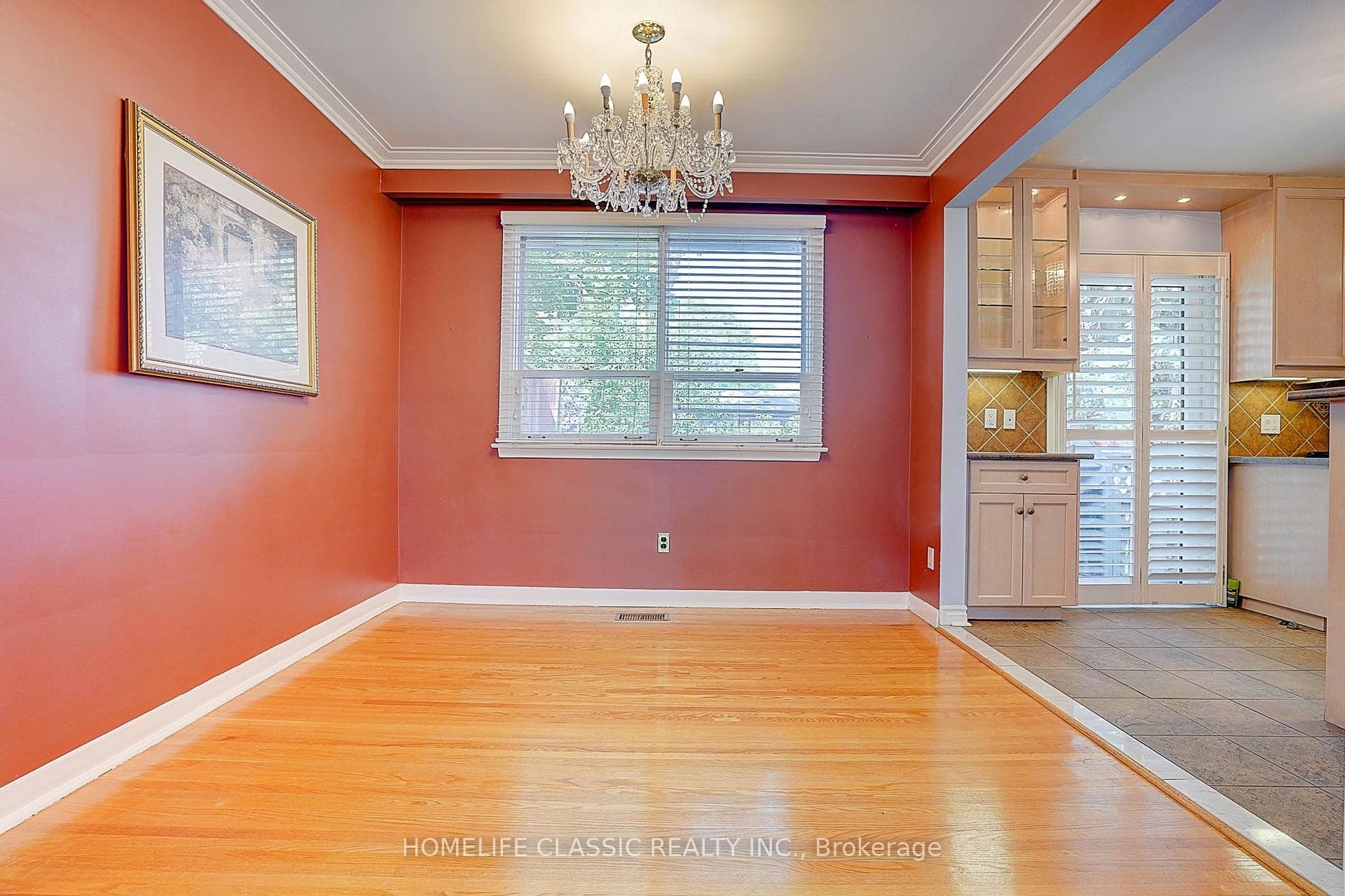 267 IREDALE Road photo 14