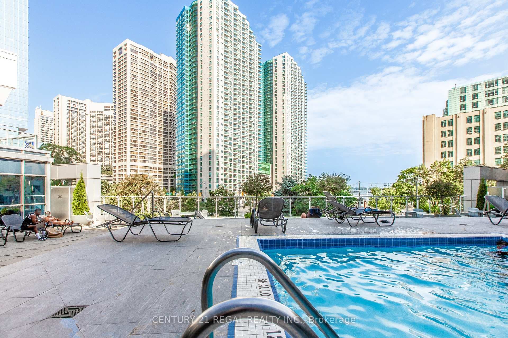 208 Queens Quay Unit 1714 photo 16