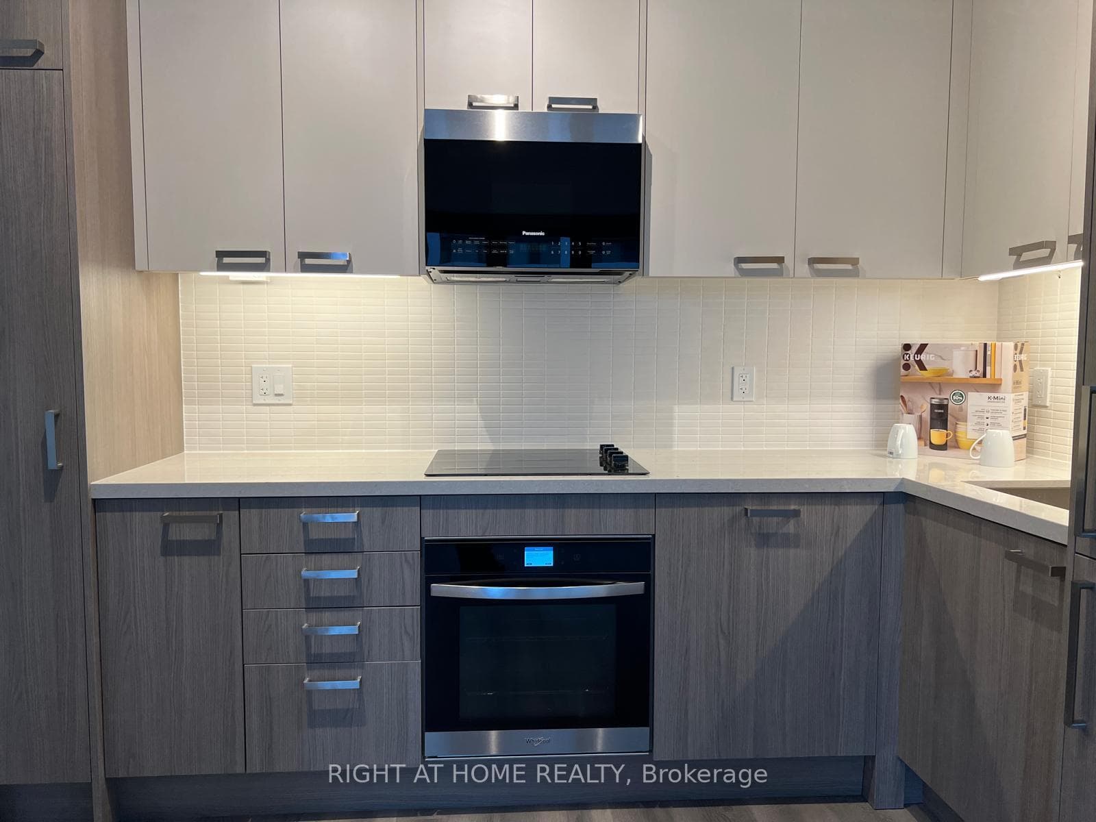 20 Soudan Avenue Unit 1804 photo 9