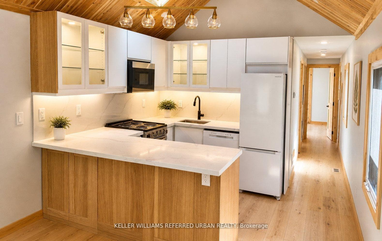 45 Donald Avenue photo 1