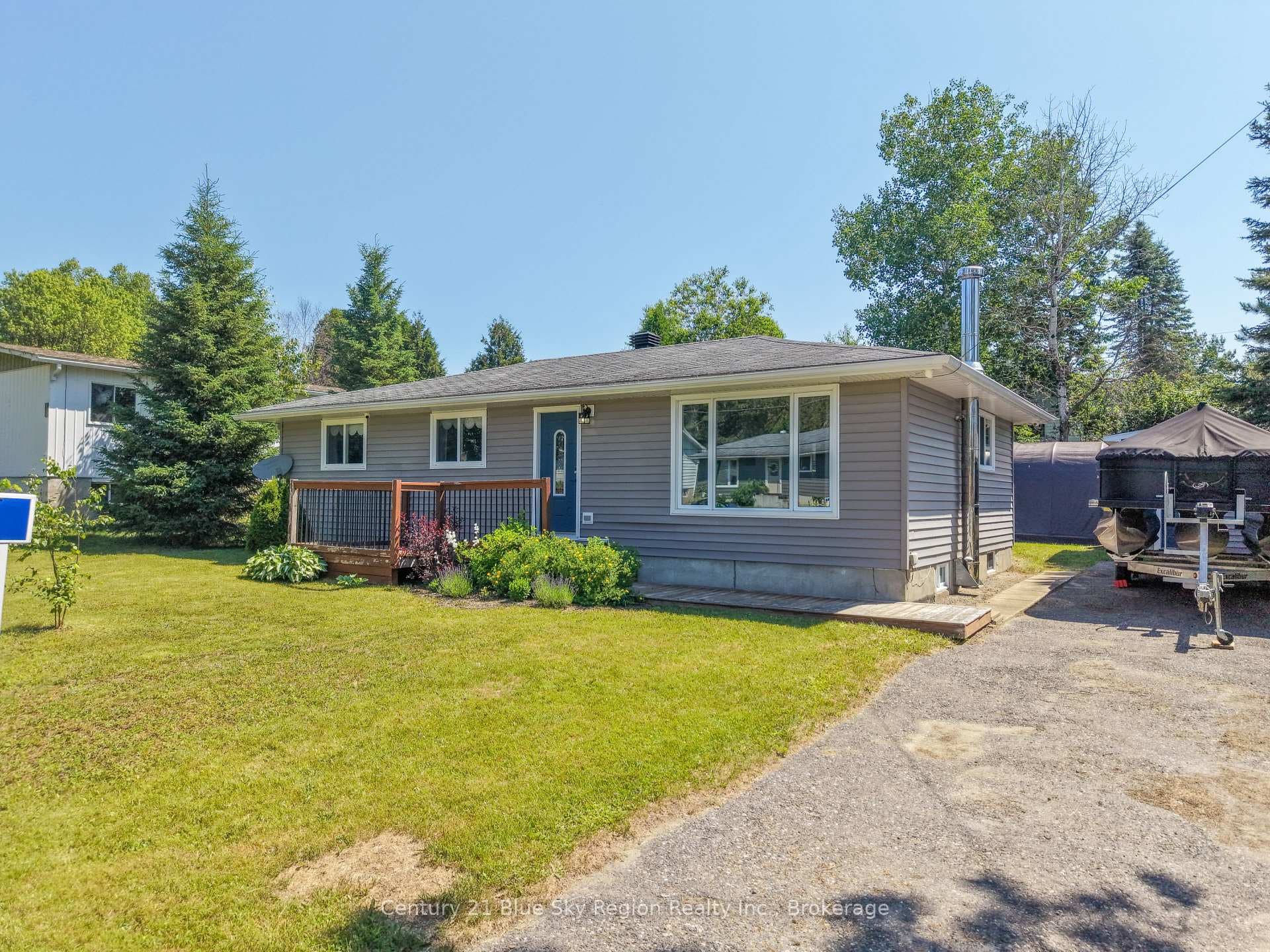 7 Birch Crescent photo 1