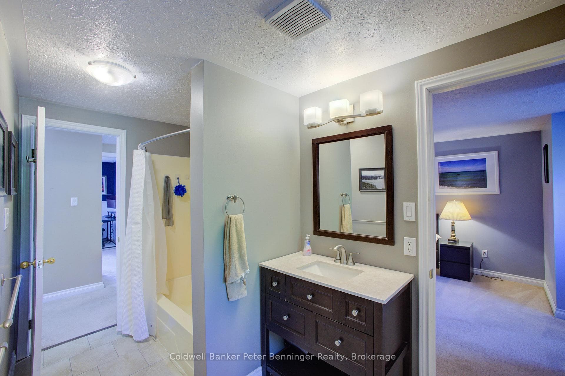 737 Mackendrick Drive photo 23
