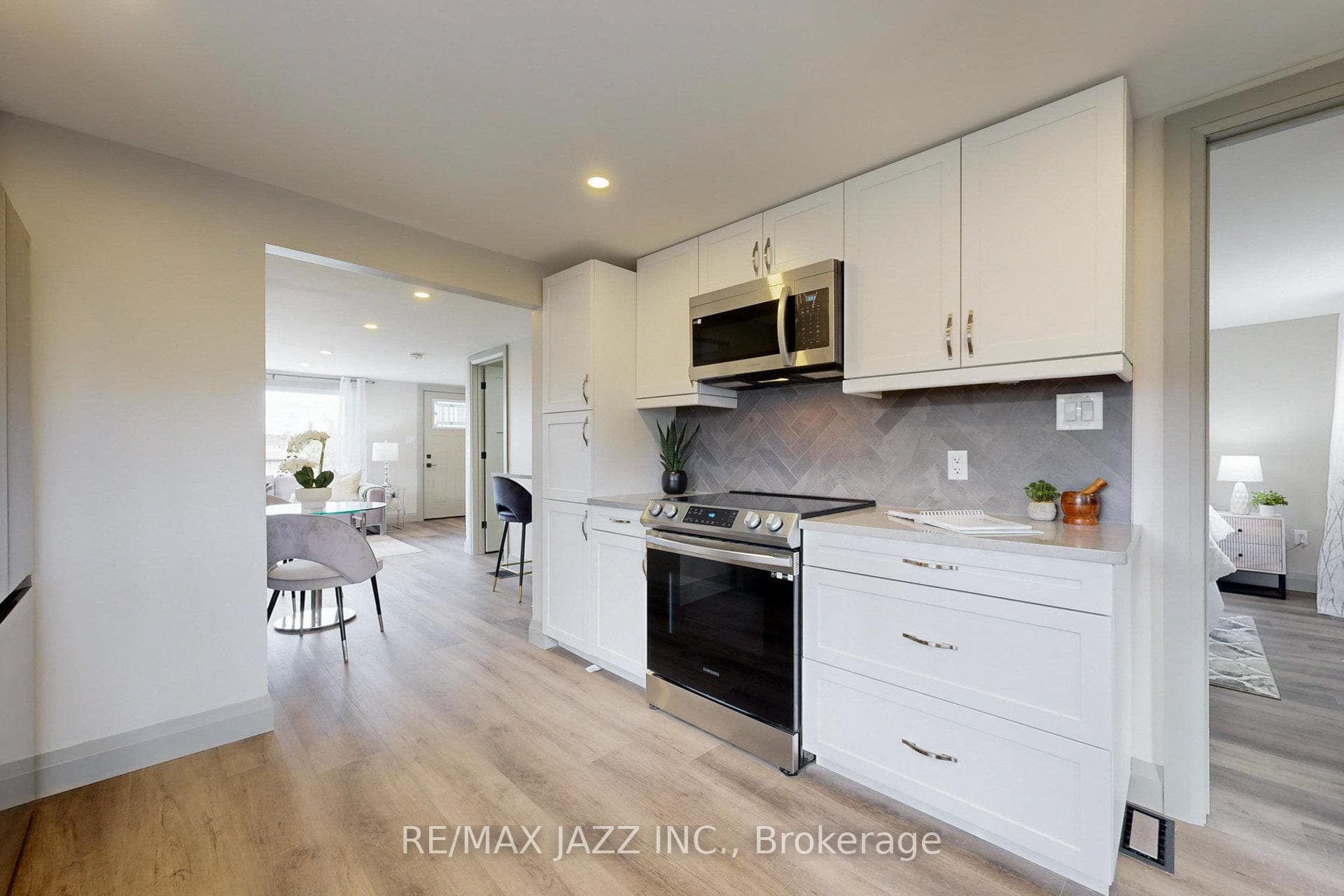 99 Cowans Crescent photo 14