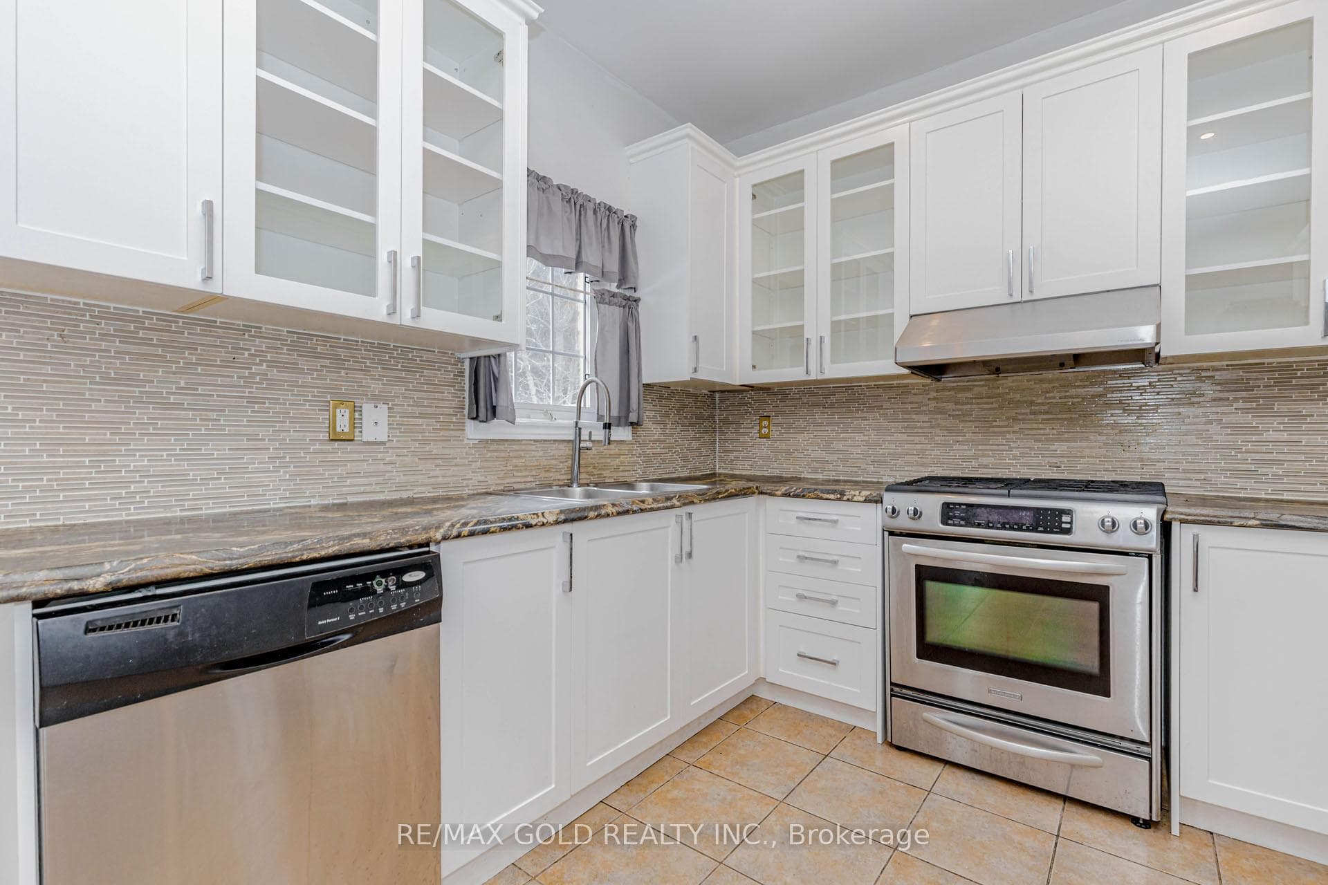 64 Mossgrove Crescent photo 14