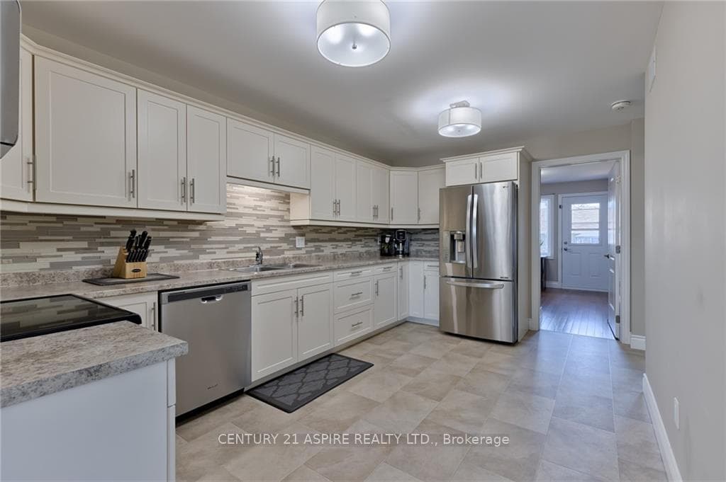 397 BELL Street Unit B photo 9