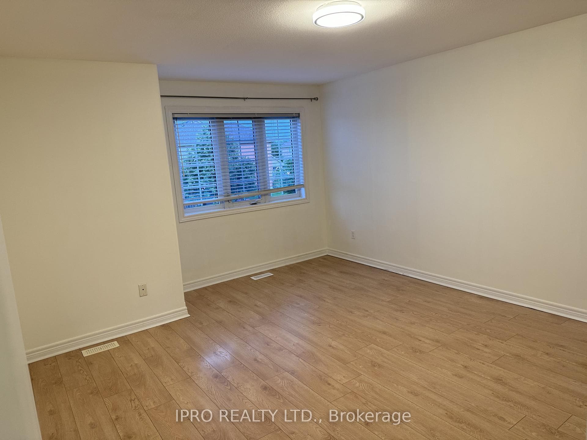 4422 Christopher Court photo 15