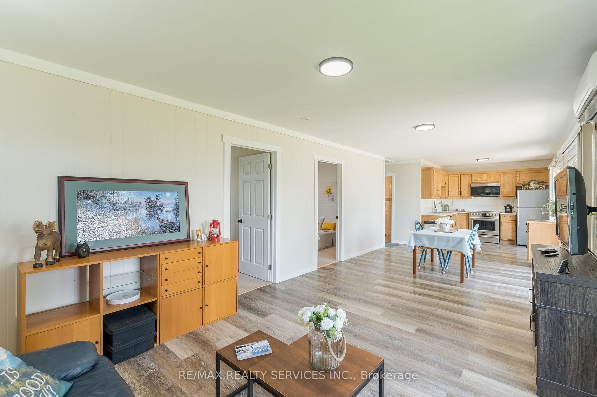 505 CATCHMORE Road photo 17