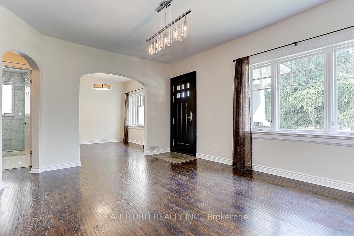 64 Shaver Avenue photo 7