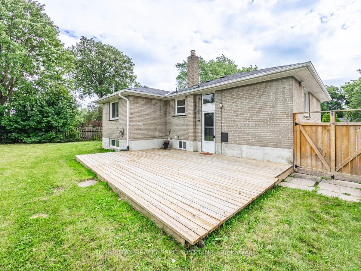 24 Parkway Avenue photo 27