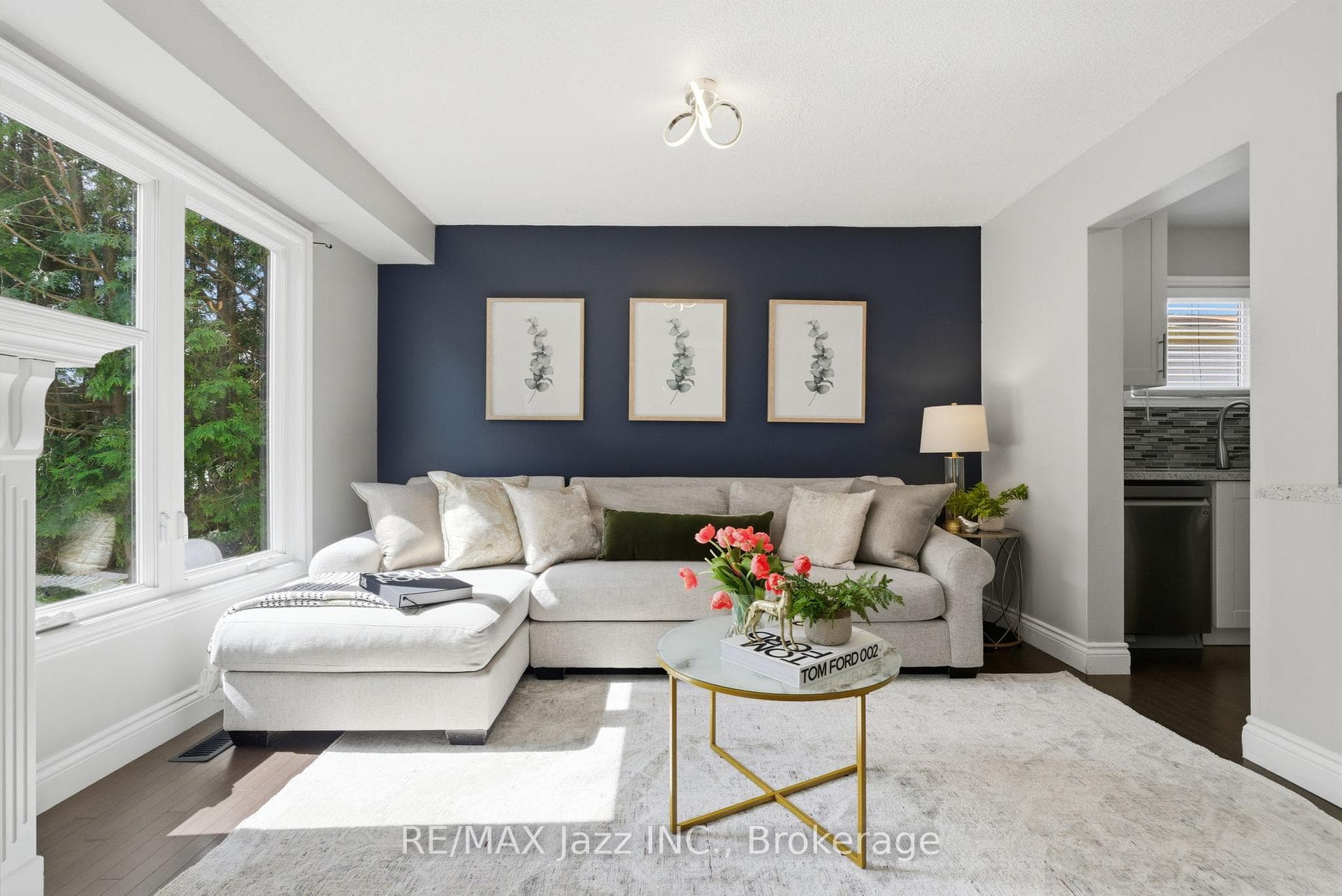 555 Cobblehill Drive photo 11