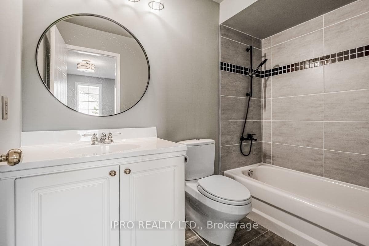 Upgraded 4-PC Washroom Ensuite