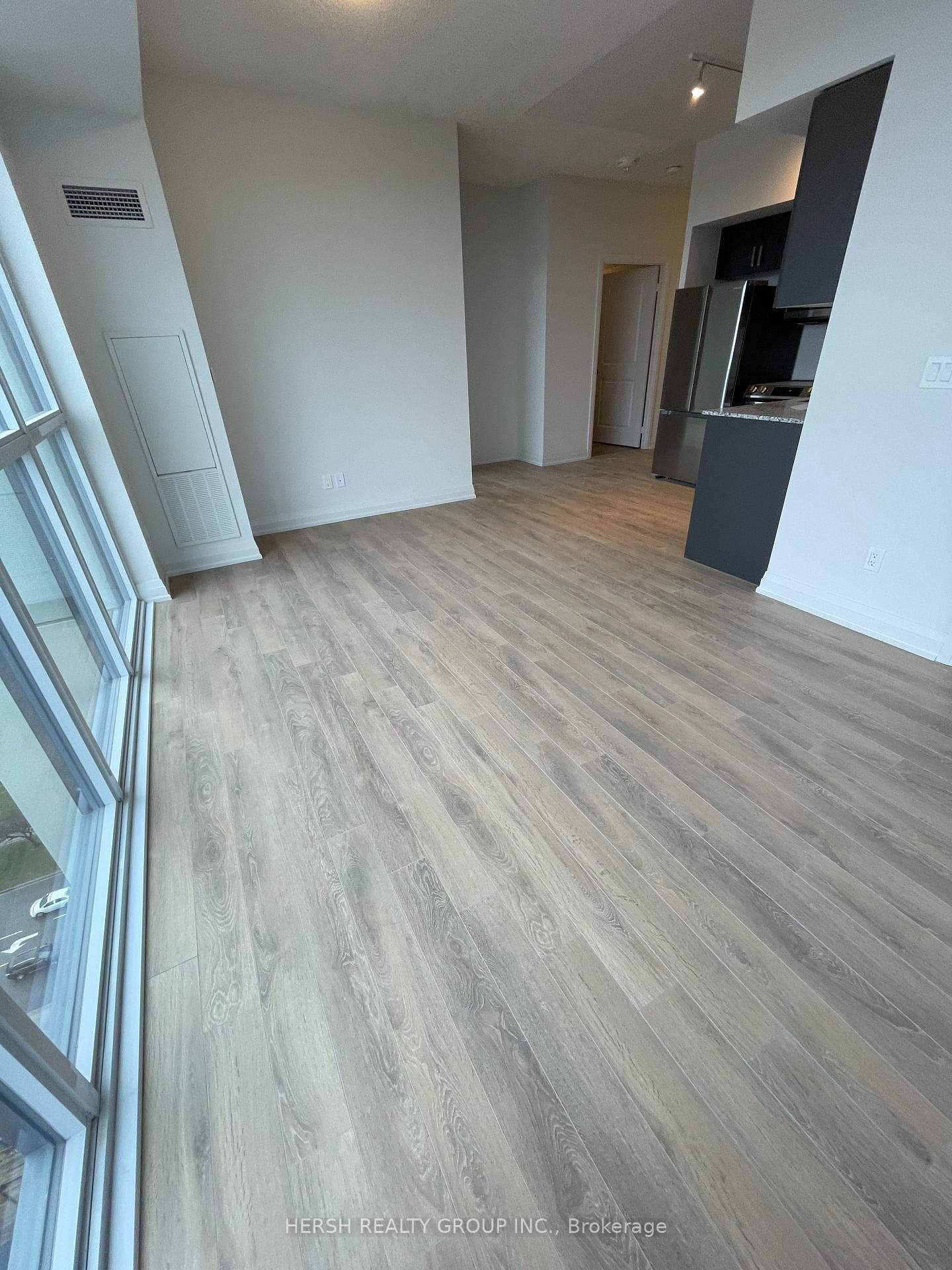 20 Meadowglen Place Unit 2004 photo 10