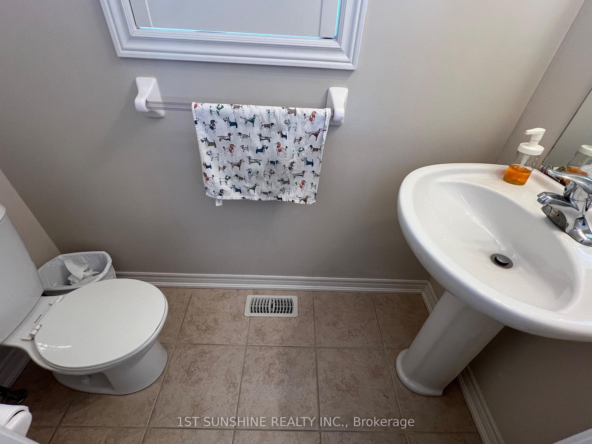 56 Tuliptree Road Unit Upper photo 23