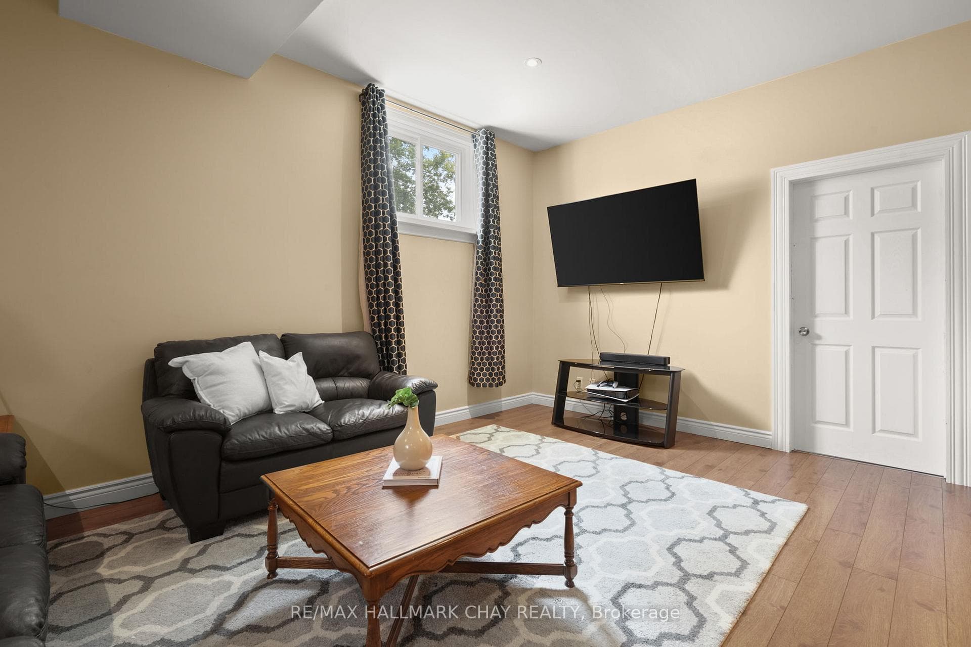 19 Addeson Street photo 23